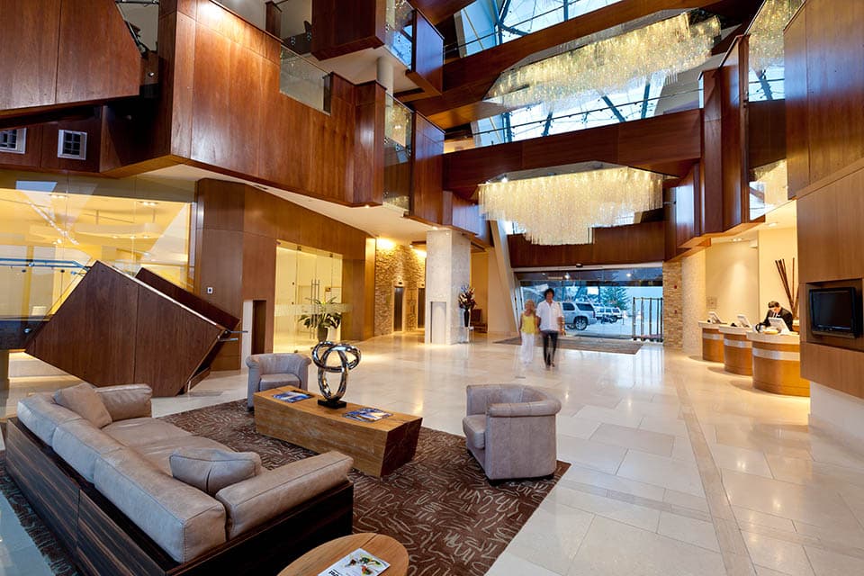 LED Hotel Lighting Sets-Off Stunning Swarovski Crystal and Saves $138,000 a Year