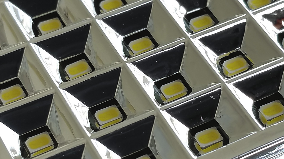 Additive Optics Design and Fabrication for Smart Lighting Systems and Tailored Project Solutions