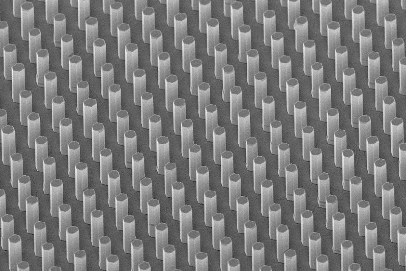 Status of Micro- and Nanostructured 3D LED Technologies